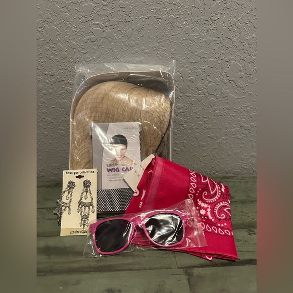 Blonde Barbie Wig - NWT - Picture 3 of 5